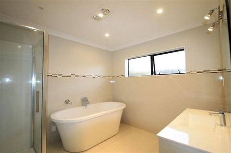 Photo of property in 17 Sailfish Drive, West Harbour, Auckland, 0618