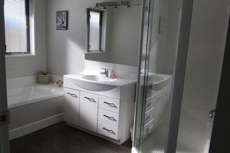 Photo of property in 6 Blarney Place, Casebrook, Christchurch, 8051