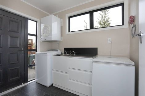 Photo of property in 36 Wanganui Road, Marton, 4710