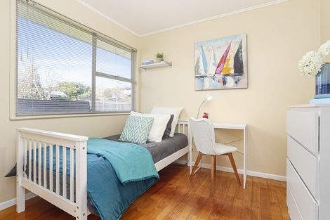 Photo of property in 16 Kea Place, Mangere Bridge, Auckland, 2022