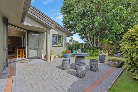 Photo of property in 1 Fencourt Place, Rototuna North, Hamilton, 3210