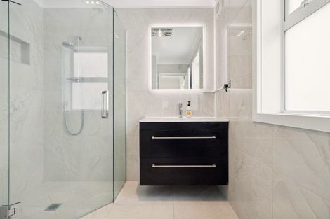 Photo of property in 2 Tauwaka Crescent, Riverhead, 0820