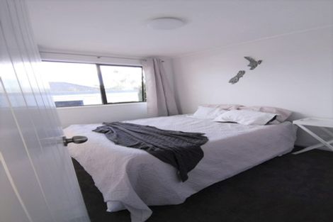 Photo of property in 2/43 Taitimu Drive, Weymouth, Auckland, 2103