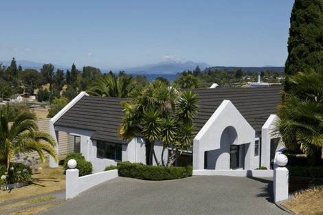 Photo of property in 16 Rhodes Fall, Rangatira Park, Taupo, 3330