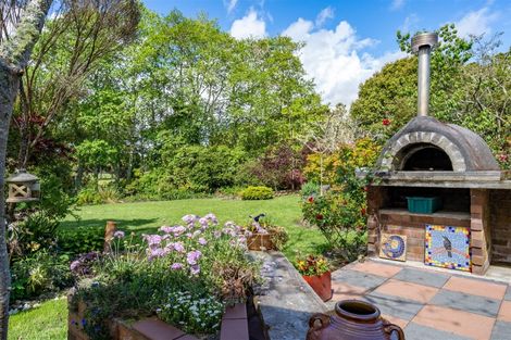 Photo of property in 1021 Old North Road, Waimauku, 0882