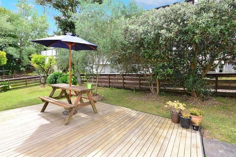 Photo of property in 2/97 Archers Road, Hillcrest, Auckland, 0629