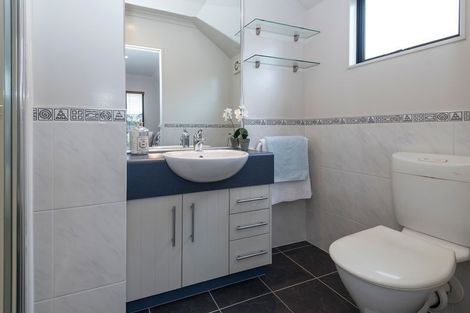 Photo of property in 2/27 Kellaway Drive, East Tamaki, Auckland, 2013