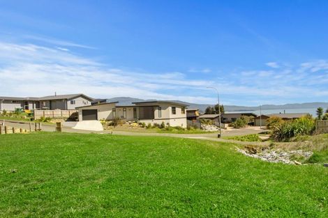 Photo of property in 16 Pohutukawa Place, Pohara, Takaka, 7183