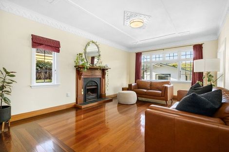 Photo of property in 1d Kereru Bend, Tawa, Wellington, 5028