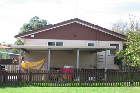 Photo of property in 10 Styca Place, Sunnyvale, Auckland, 0612