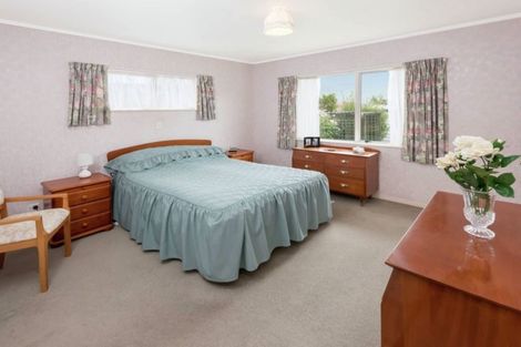 Photo of property in 2/27 Channing Crescent, Botany Downs, Auckland, 2010