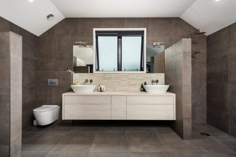 Photo of property in 85 Marine Parade, Mount Maunganui, 3116