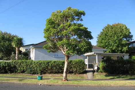Photo of property in 1/12 Craigbank Avenue, New Lynn, Auckland, 0600
