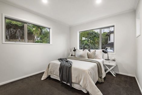 Photo of property in 18 Greenleaf Way, Northcross, Auckland, 0630