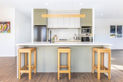 Photo of property in 32 Hokioi Drive, Kenepuru, Porirua, 5022