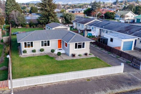 Photo of property in 56 Barraud Street, Dannevirke, 4930