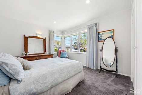 Photo of property in 9 Derwent Lee Grove, Epuni, Lower Hutt, 5011