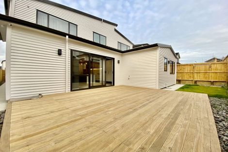 Photo of property in 5 Cloonlyon Drive, Flat Bush, Auckland, 2019