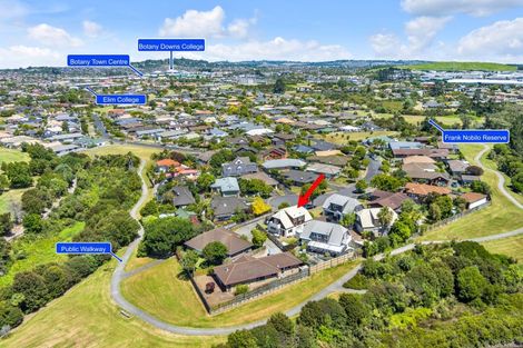 Photo of property in 1/96 Frank Nobilo Drive, Golflands, Auckland, 2013