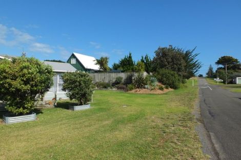 Photo of property in 8 Mack Street, Foxton Beach, Foxton, 4815
