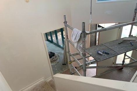 Photo of property in 2/23 Barker Rise, Northcross, Auckland, 0632