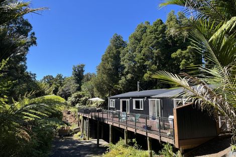 Photo of property in 701 Scenic Drive, Henderson Valley, Auckland, 0612