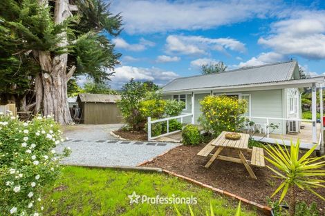 Photo of property in 3 Plateau Road, Te Marua, Upper Hutt, 5018