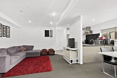 Photo of property in 8/45a Swanson Road, Henderson, Auckland, 0610