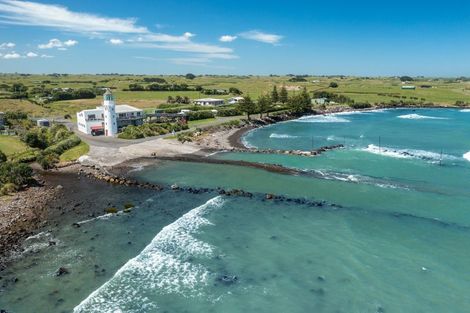 Photo of property in 77 Anglers Avenue, Warea, New Plymouth, 4381