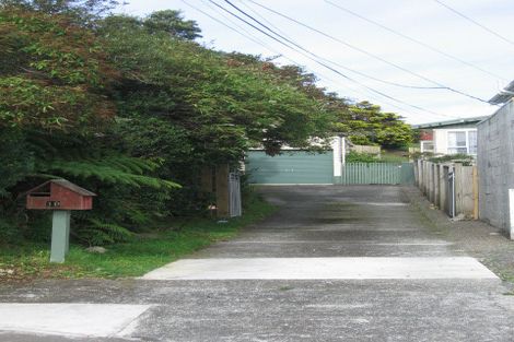 Photo of property in 19 Alder Place, Newlands, Wellington, 6037