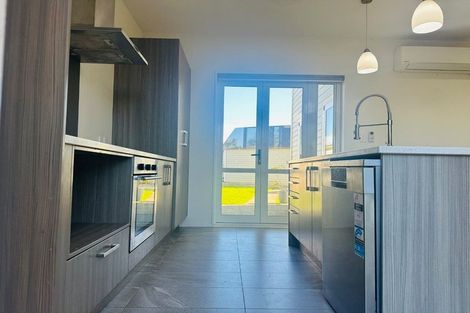 Photo of property in 10 Bellbird Street, Papakura, 2110