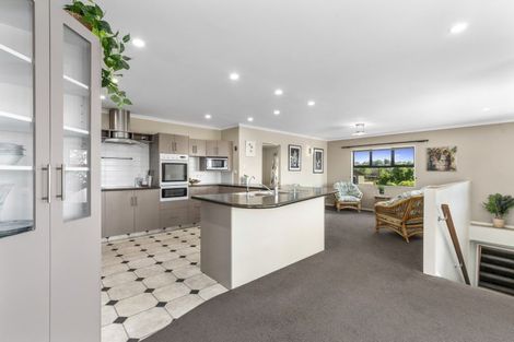 Photo of property in 33 Oteki Park Drive, Welcome Bay, Tauranga, 3112