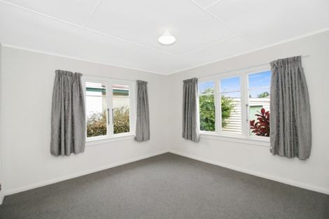 Photo of property in 34 Tarahua Road, Vogeltown, New Plymouth, 4310