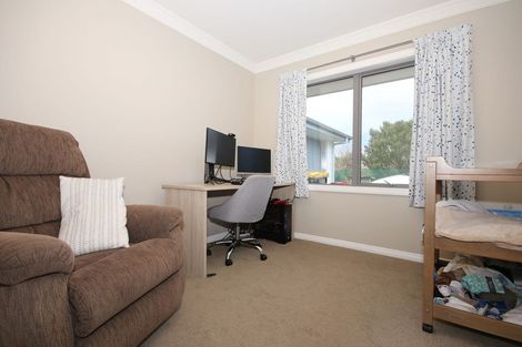 Photo of property in 15 Court Of Ascot, Seaward Bush, Invercargill, 9812