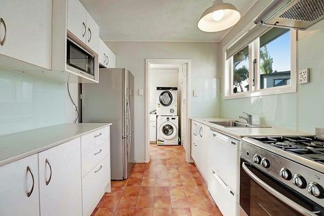 Photo of property in 1a Glenford Lane, Te Atatu Peninsula, Auckland, 0610
