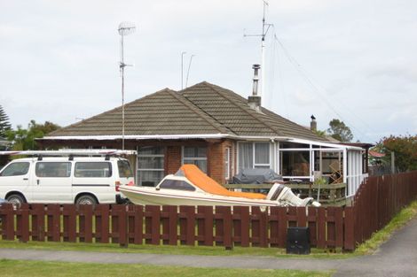 Photo of property in 42 Domett Street, Westport, 7825