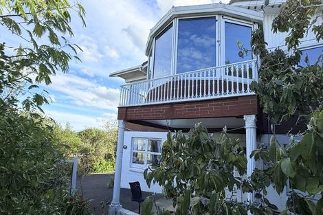 Photo of property in 1/166 East Coast Road, Forrest Hill, Auckland, 0620