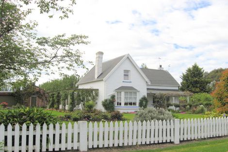 Photo of property in 128 Main North Road, Woodend, 7610