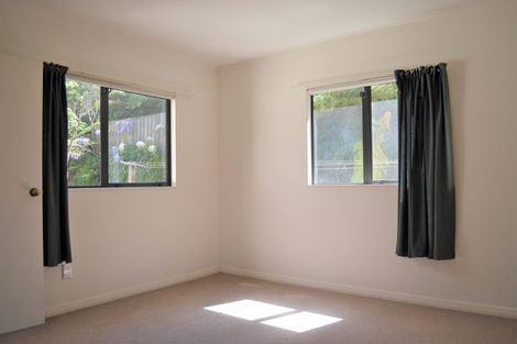 Photo of property in 21 Ladbrooke Drive, Newlands, Wellington, 6037