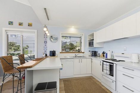 Photo of property in 14 Kenef Road, Paremata, Porirua, 5024