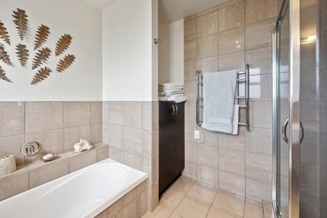Photo of property in 35 Tamatea Road, Taupo, 3330