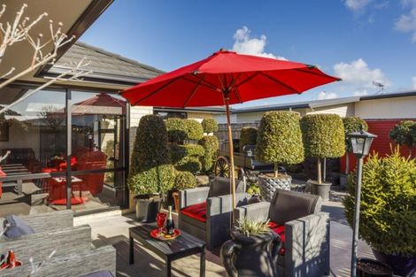 Photo of property in 6 Lorenzo Place, Kelvin Grove, Palmerston North, 4414