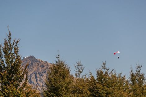 Photo of property in 10 Pendeen Crescent, Jacks Point, Queenstown, 9371