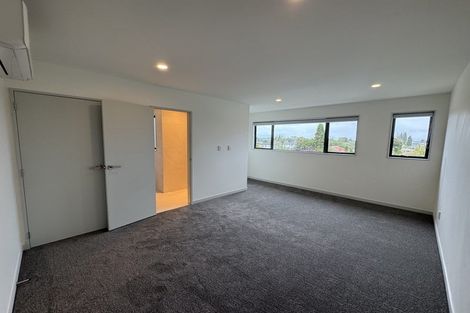 Photo of property in 1/218 Rosebank Road, Avondale, Auckland, 1026