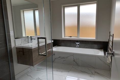 Photo of property in 59 Vinistra Road, Kumeu, 0810