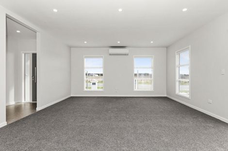 Photo of property in 102 Eriksen Road, Te Awa, Napier, 4110