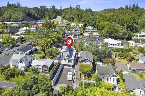 Photo of property in 10 Pendarves Street, New Plymouth, 4310