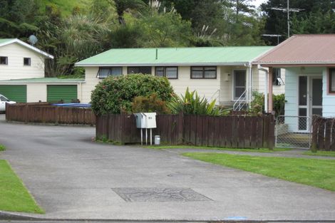Photo of property in 6a Brixham Place, Merrilands, New Plymouth, 4312