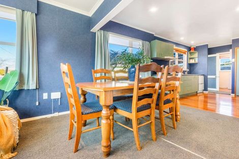 Photo of property in 2 Marsden Place, Awapuni, Palmerston North, 4412