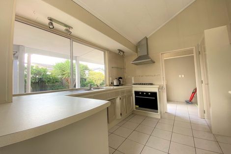 Photo of property in 2/127 Swanson Road, Henderson, Auckland, 0610